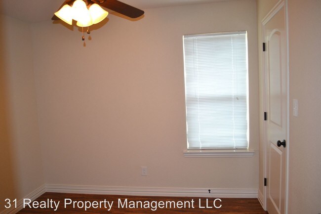 Building Photo - 3 br, 2 bath House - 508 W. Hull St