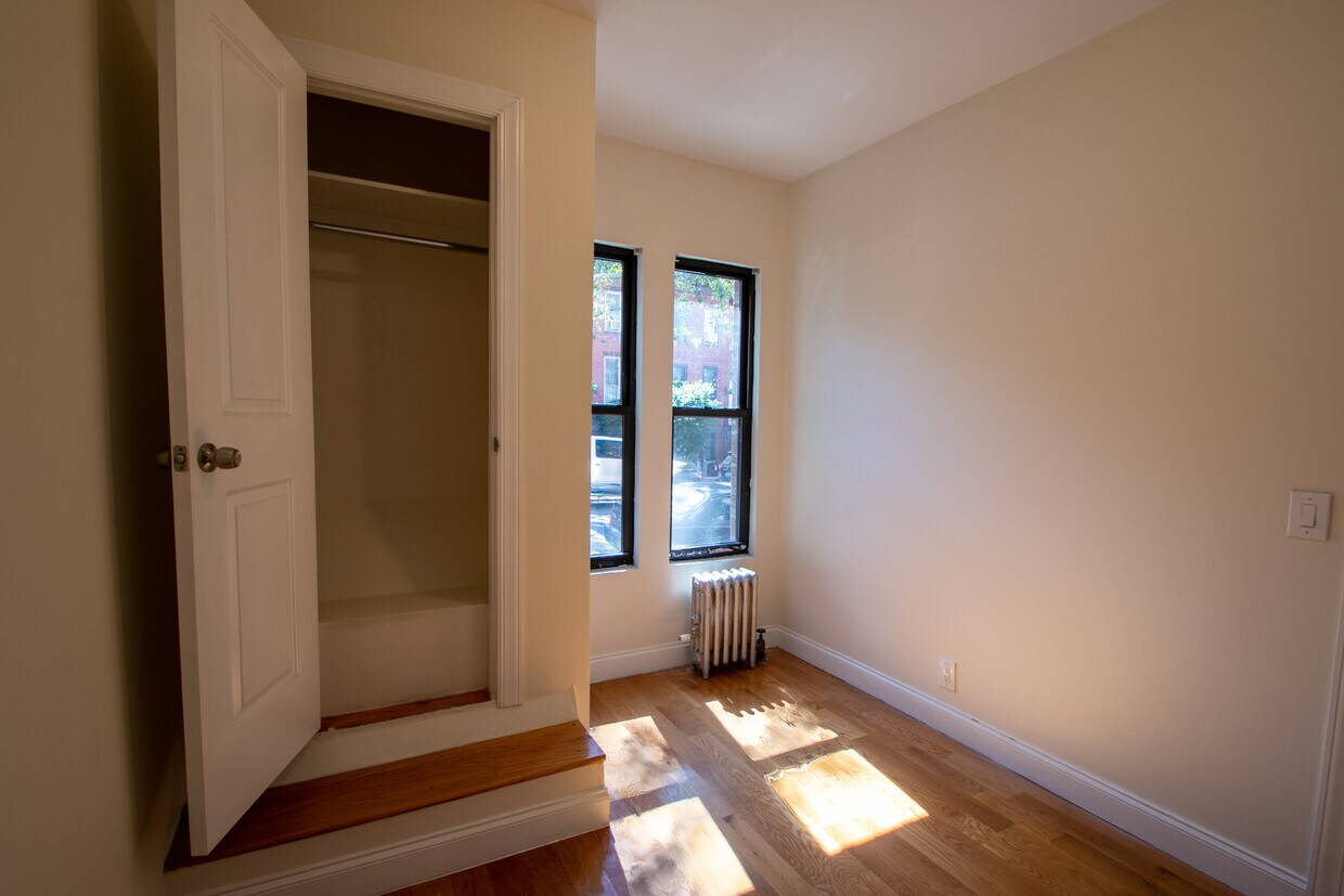 Primary Photo - 247 13th St