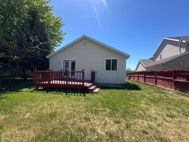 Foto del edificio - 3 Bed 1 Bath home in heart of Provo!