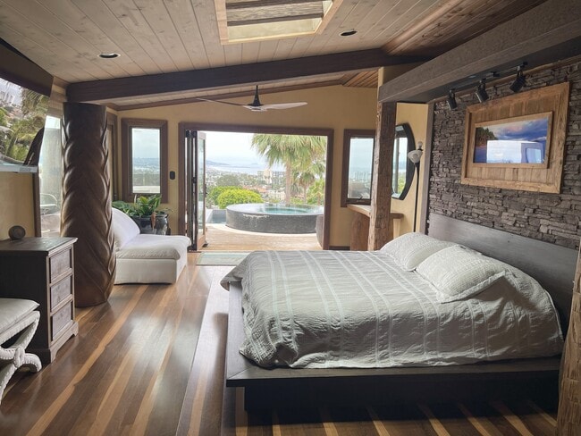 Ocean View Master Suite - 1173 Van Nuys St