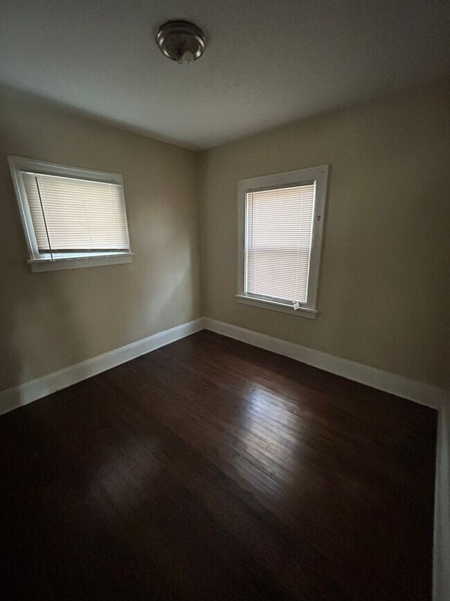 Foto del edificio - 4720 Rockwood Rd