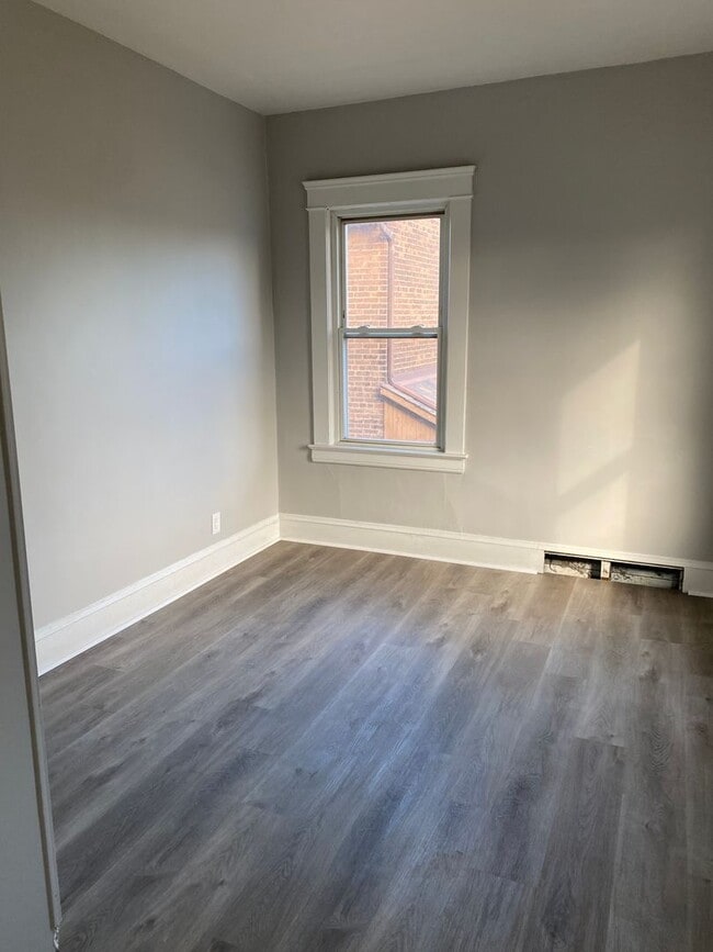Building Photo - 2031 Robin St