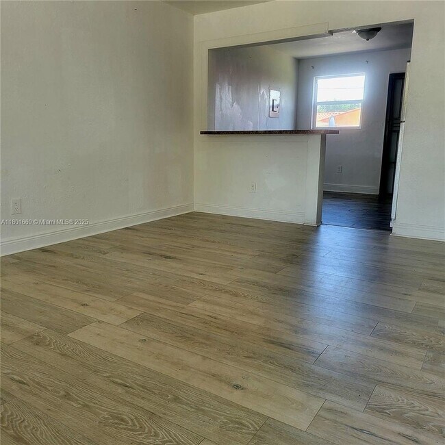 Foto del edificio - 1102 NW 100th Terrace