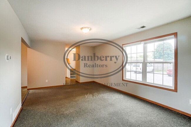 Building Photo - 1103 N Byrne Rd