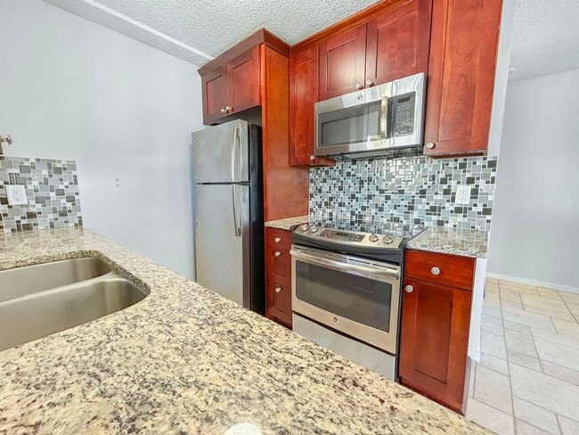 Building Photo - 1Bd/1Ba Kirkland Condo