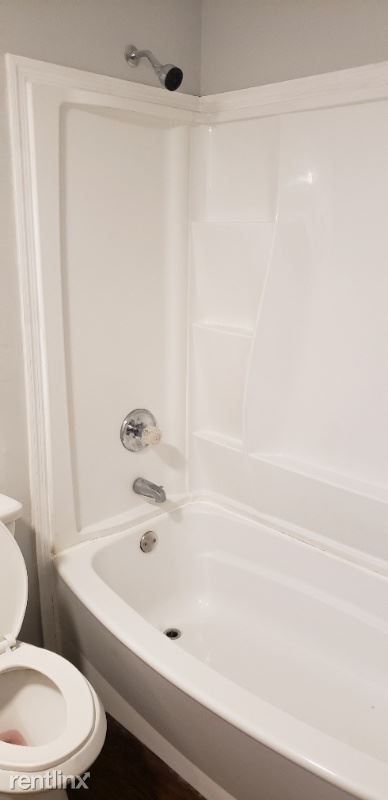 Foto del edificio - 1 br, 1 bath Apartment - 3050 Mickey Ave