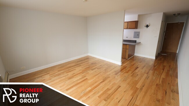 Foto del edificio - 665 W Wrightwood Ave