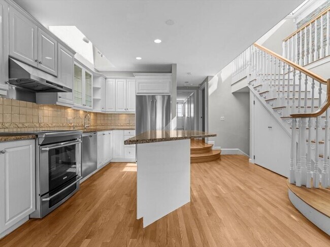 Foto del edificio - 458 Beacon St
