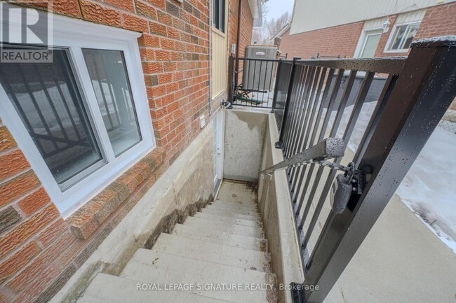 Building Photo - 2111 Lynn Heights Dr