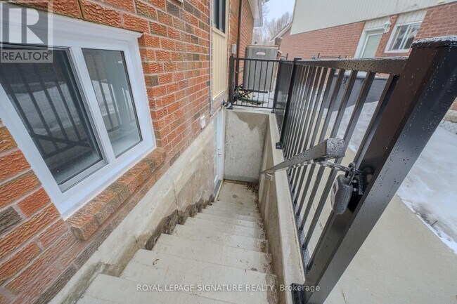 Photo du bâtiment - 2111 Lynn Heights Dr