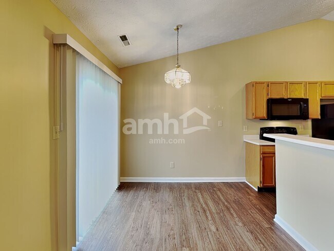 Foto del edificio - 8749 Trumpeter Dr