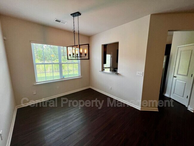 Foto del edificio - 43 Moorlyn Ln