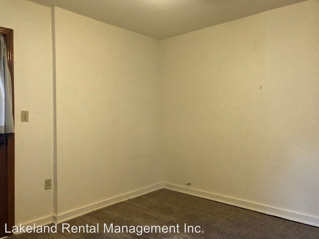 Building Photo - 500 Menominee St