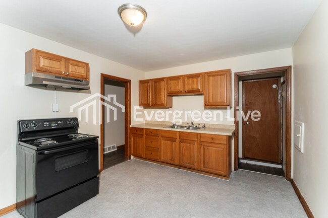 Building Photo - 4806 W Hampton Ave