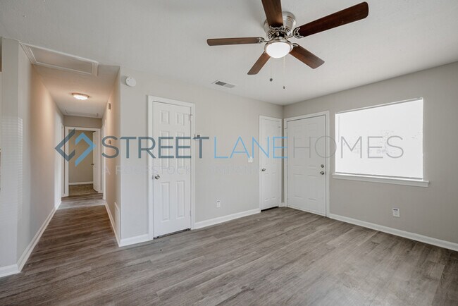 Foto del edificio - Charming 3 Bedroom in Columbus!