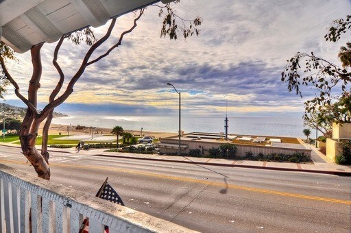Foto del edificio - 212 N Coast Hwy