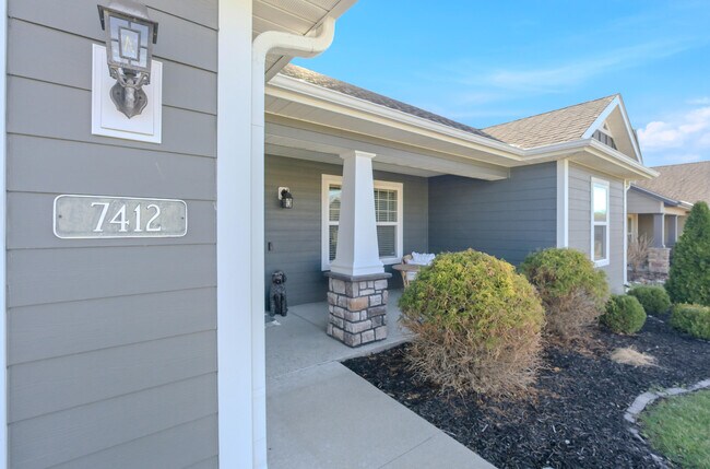 Foto del edificio - 7412 Oakley Dr