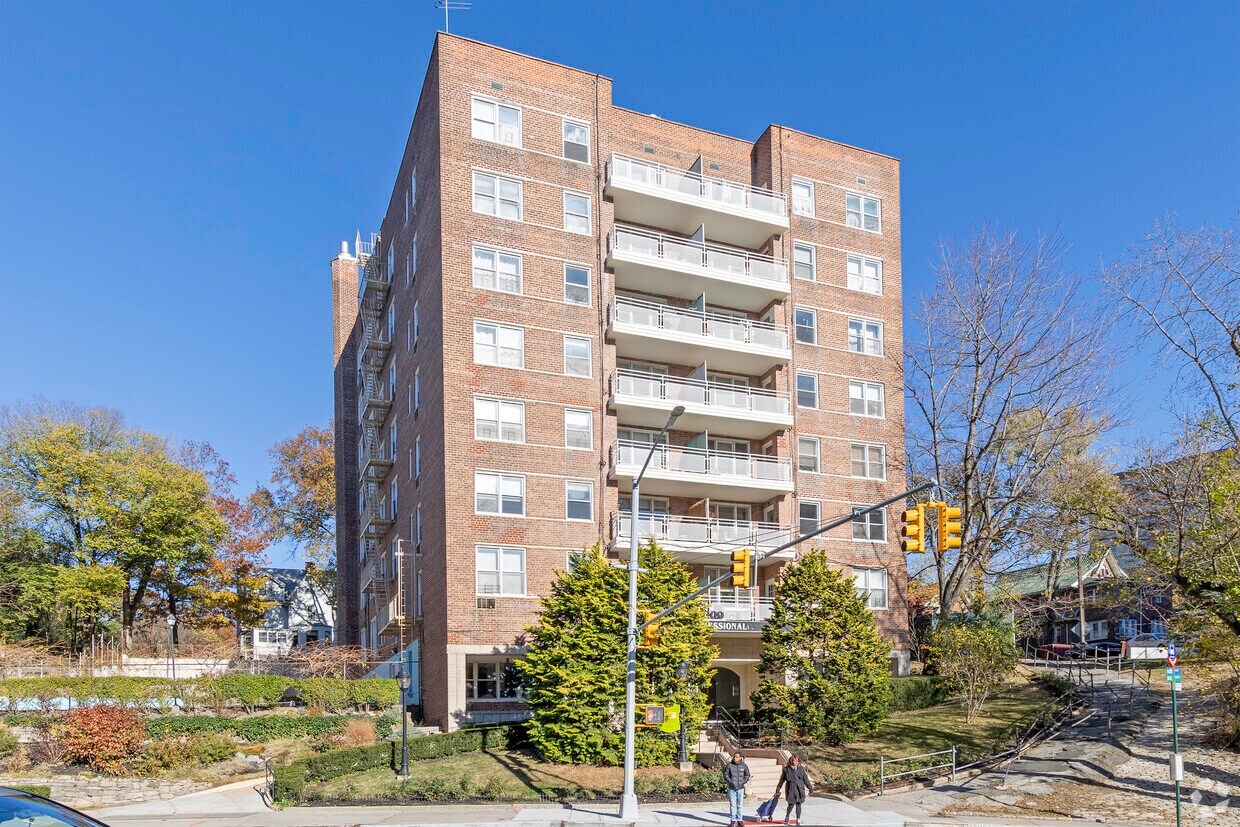 Primary Photo - 609 Kappock St