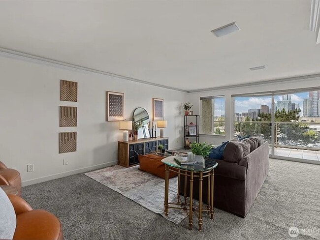 Living - 701 122nd Ave NE