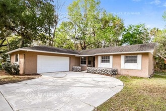 Building Photo - 984 Oak Dr