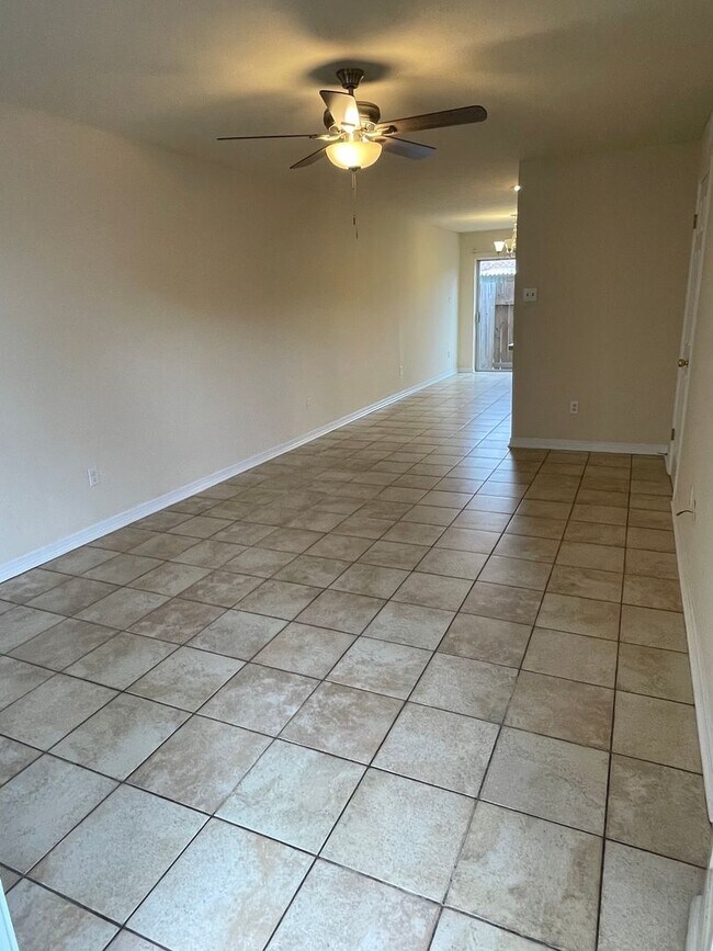 Foto del edificio - Great Complex in Kenner, 2BD/1.5BA with Off Street Parking
