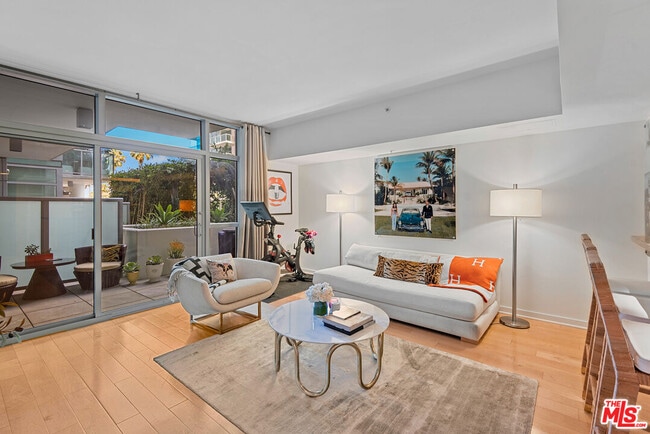 Foto del edificio - 13700 Marina Pointe Dr