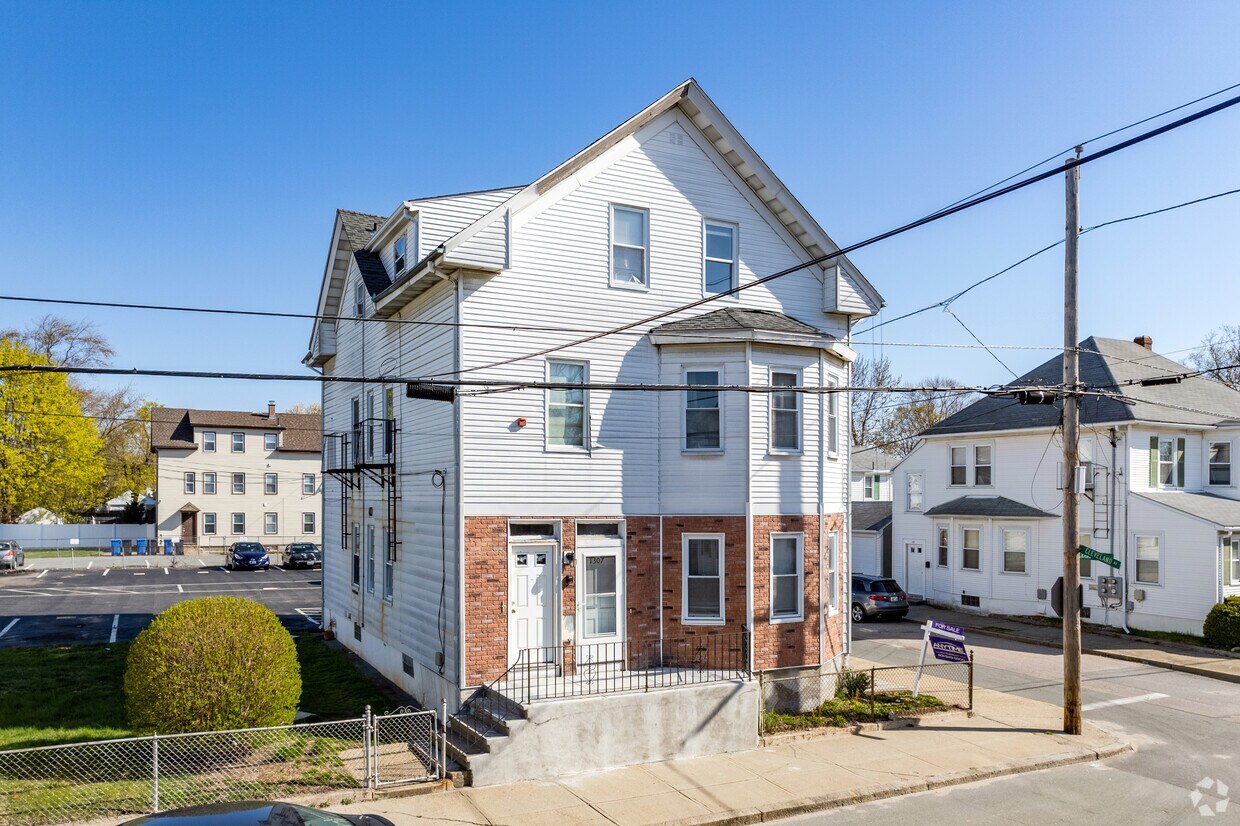 Foto principal - 1307-1309 Cranston St