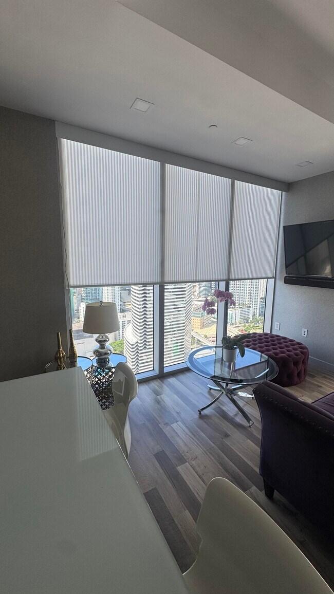 Foto del edificio - 151 SE 1st St