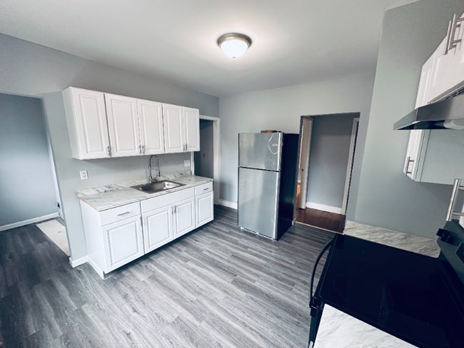 Building Photo - 14 Proctor Rd