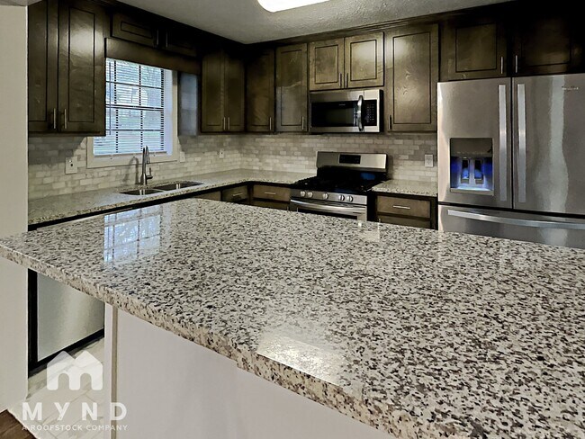Building Photo - 70 Highland Cir