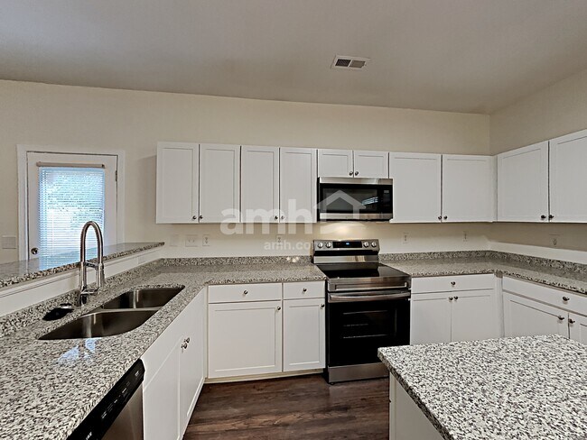 Foto del edificio - 10916 Slalom Hill Rd