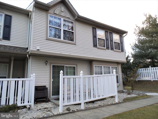 Building Photo - 2508 Beacon Hill Dr