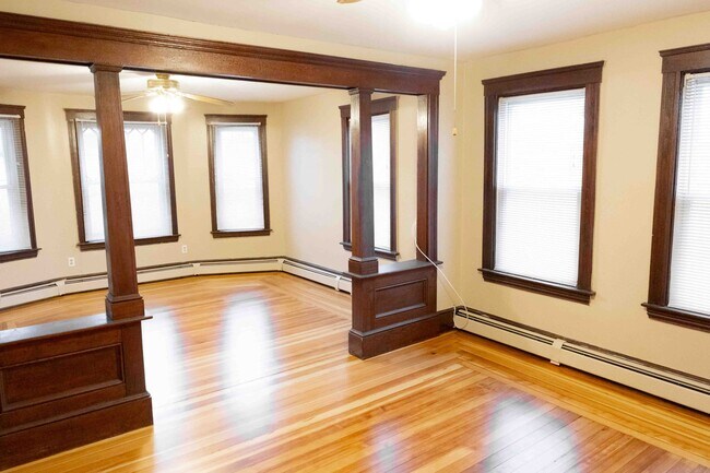 Foto del edificio - 576 Providence St