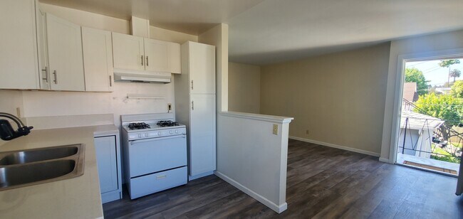Building Photo - 114 N Huntington Dr