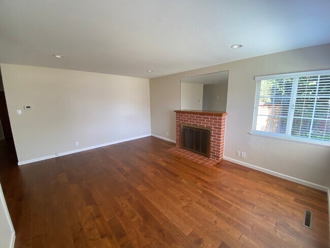 Building Photo - 36720 Fair Ct