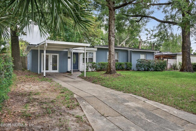 Foto del edificio - 6190 Mercer Cir E