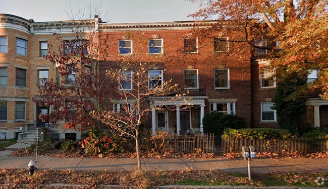 Building Photo - 1728 Beacon St
