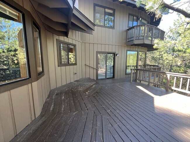 Foto del edificio - Stunning 3 Bed/ 2.5-Bath Home on the River...