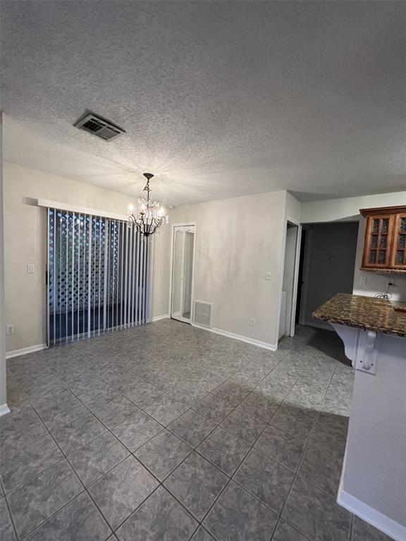 Foto del edificio - 605 Youngstown Pkwy