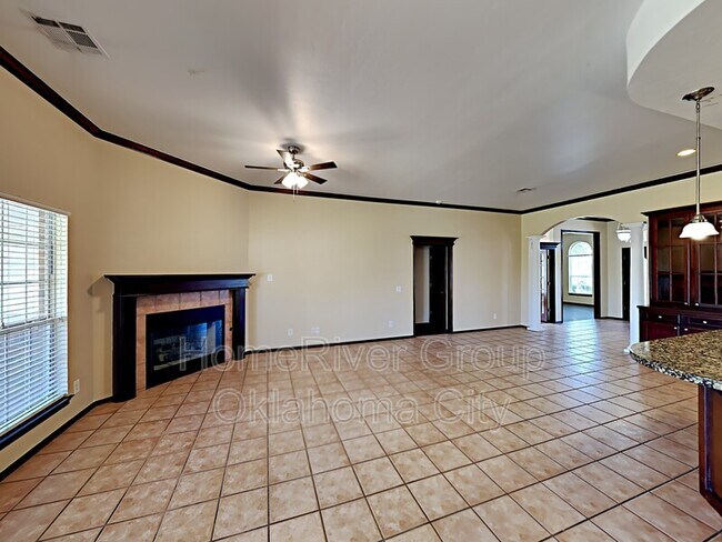 Building Photo - 17012 Bedford Dr