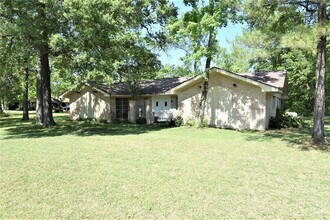 Building Photo - 126 Rollingwood St