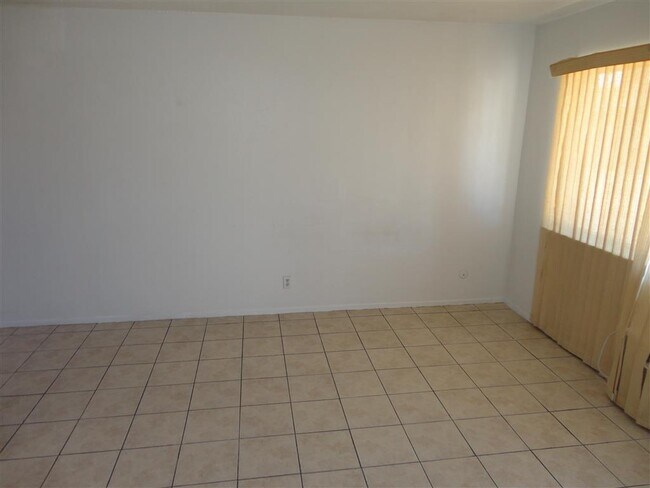 Foto del edificio - 8944 Norton St