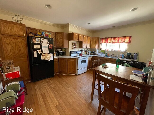 Building Photo - 3 br, 1 bath House - 3213 Harcum Way