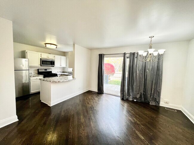 Building Photo - 7567 Waterford Dr