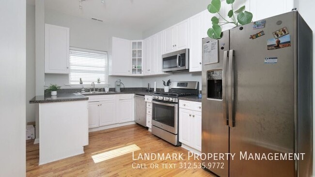 Building Photo - 4537 S King Dr