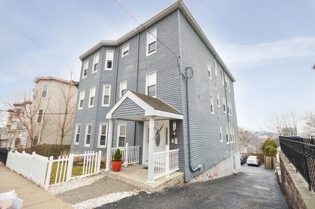 Foto del edificio - 78 Franklin Ave