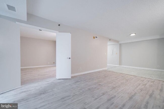 Building Photo - 5505 Seminary Rd