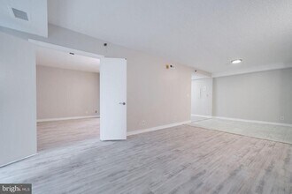Building Photo - 5505 Seminary Rd