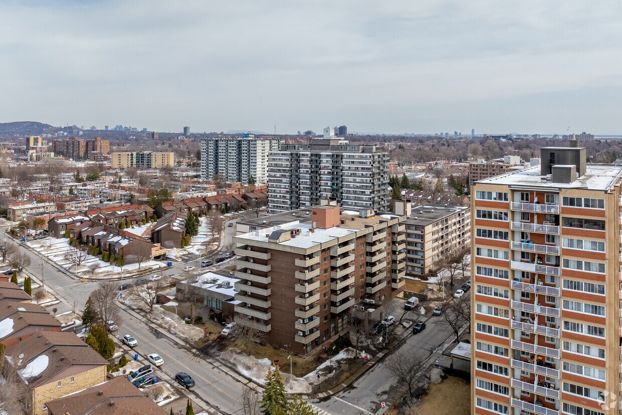 Aerial Photo - Le 5555 Trent