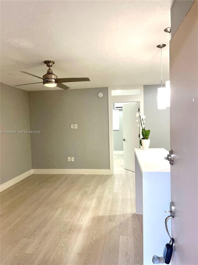 Foto del edificio - 6310 SW 79th St